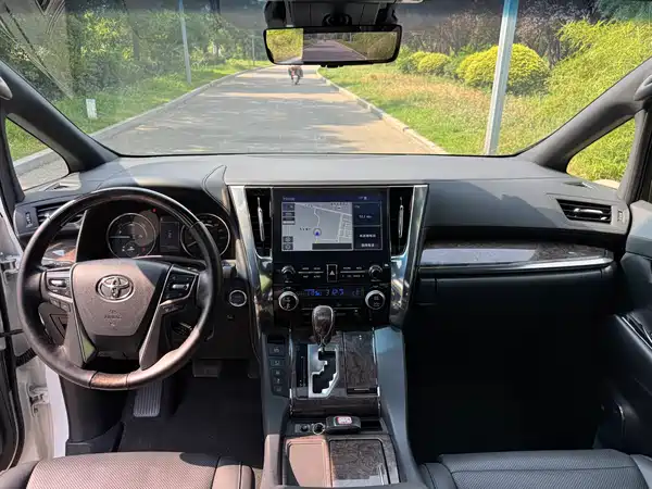 Toyota Alphard 2021