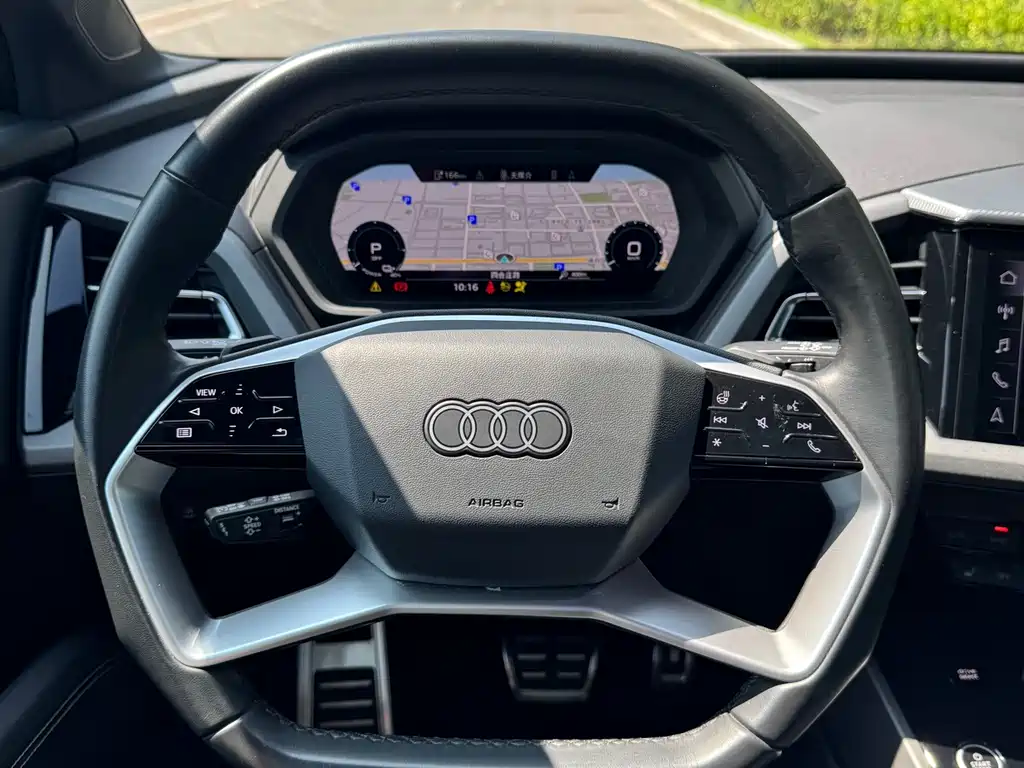 Audi Q5 e-tron 2023 — фото 26