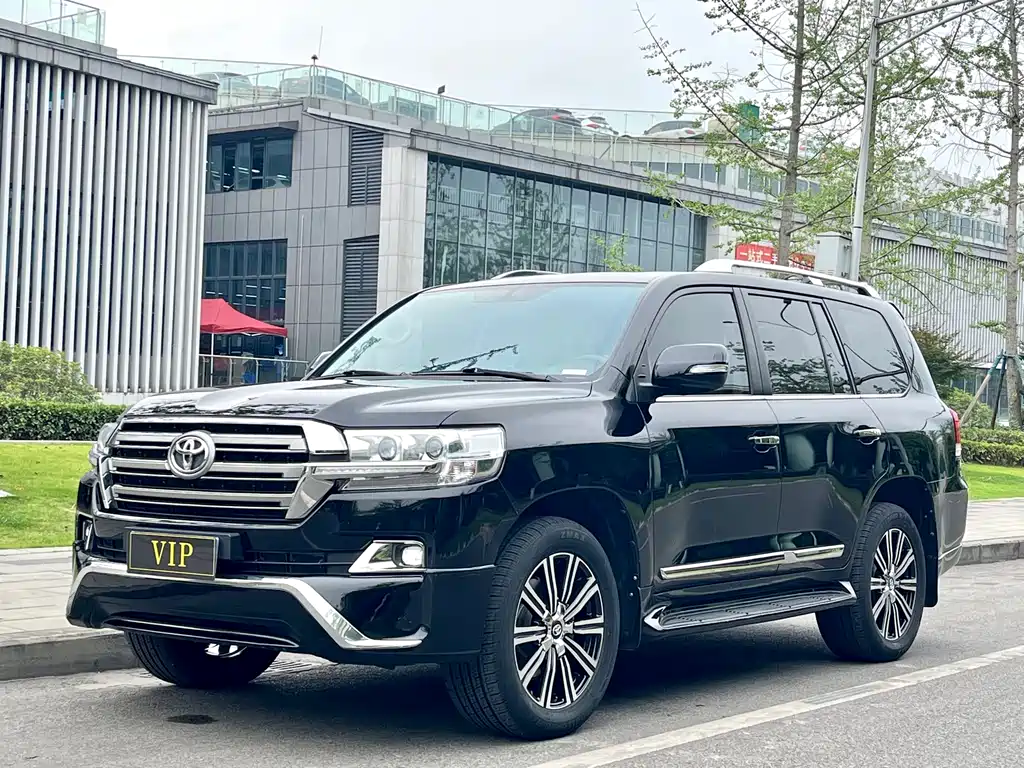 Toyota Land Cruiser 2019 — фото 1