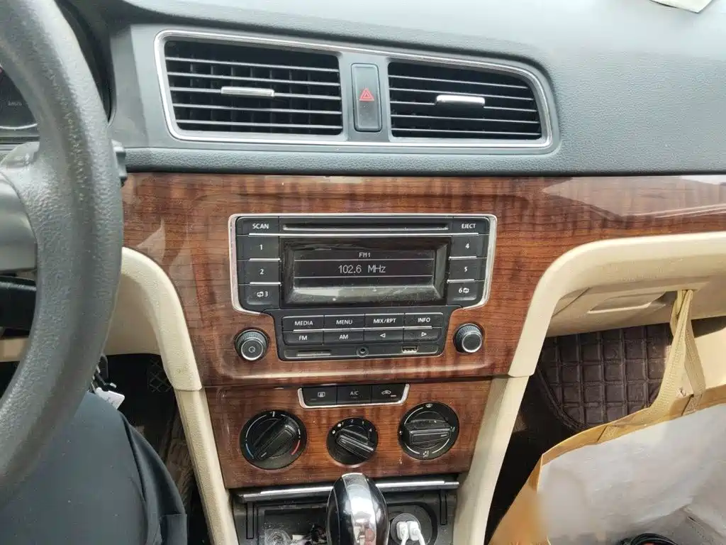 Volkswagen Lavida 2014