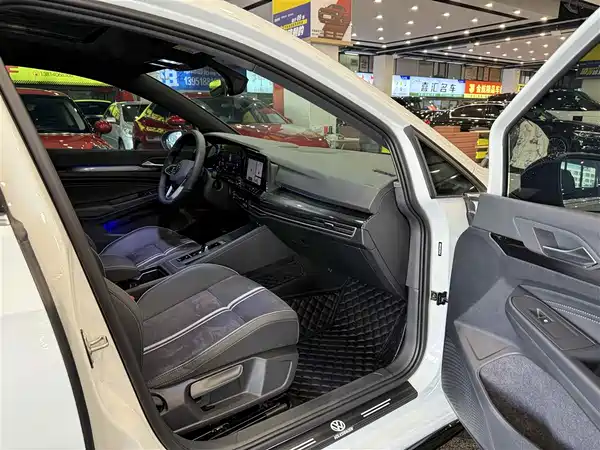 Volkswagen Golf 2023