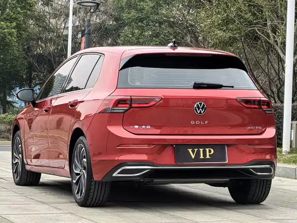 Volkswagen Golf 2021