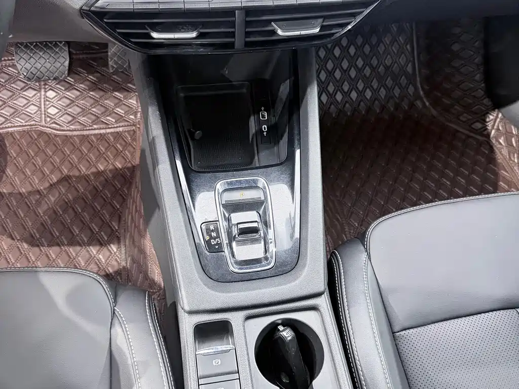 Skoda Octavia 2022 — фото 13