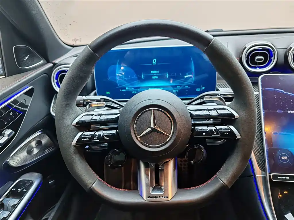 Mercedes-Benz C-Class AMG 2025 — фото 14