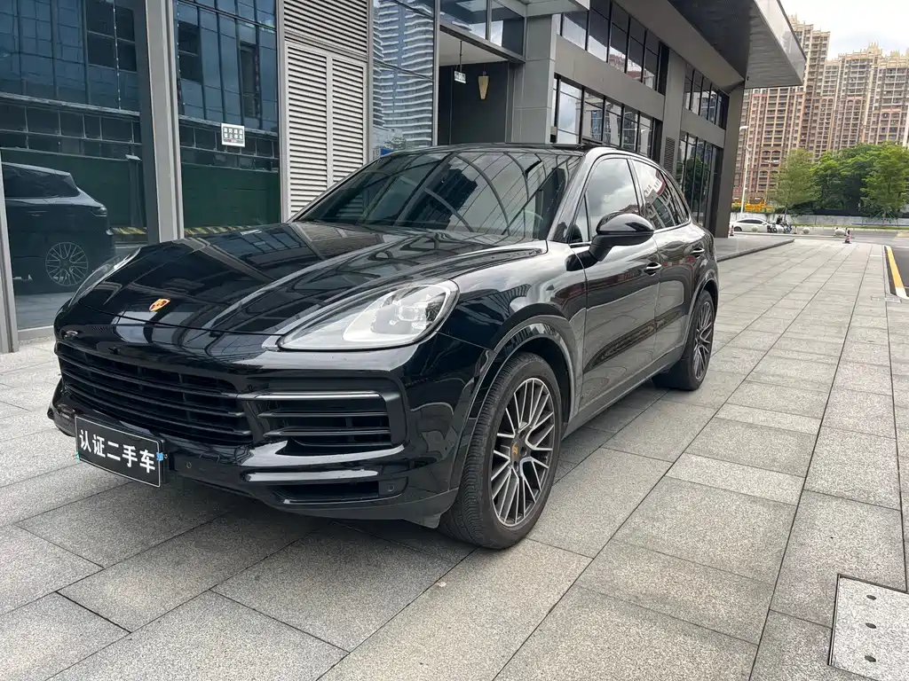 Porsche Cayenne 2021 — фото 1