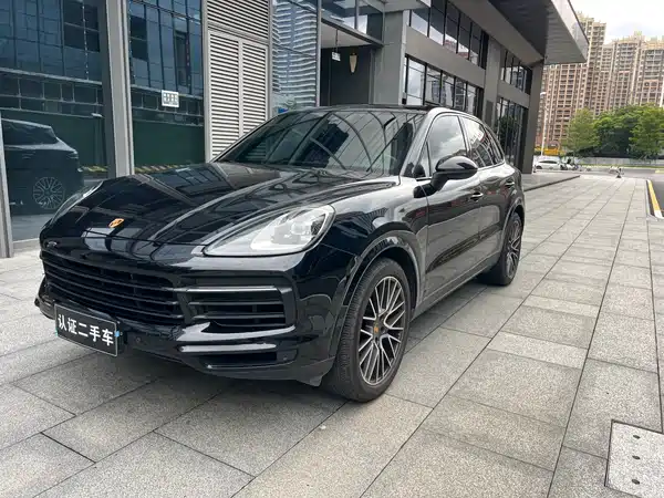 Porsche Cayenne 2021