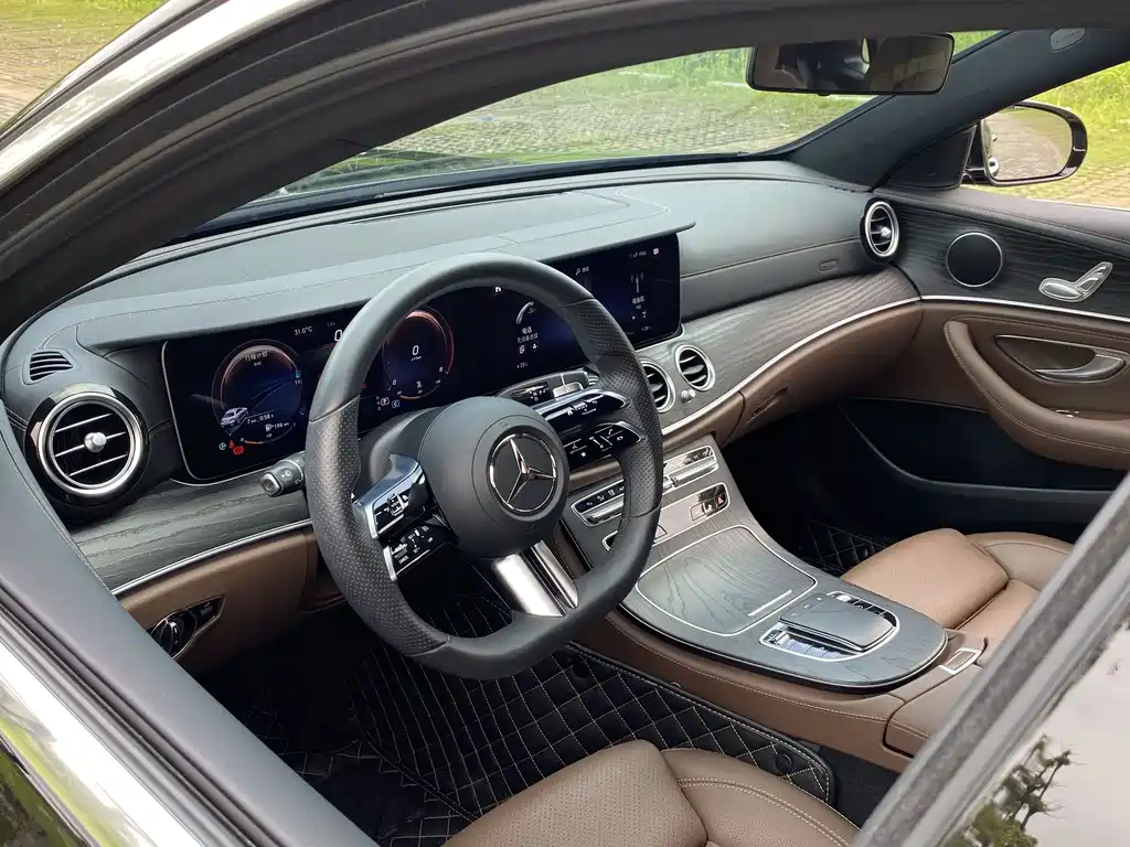 Mercedes-Benz E-Class 2022 — фото 11