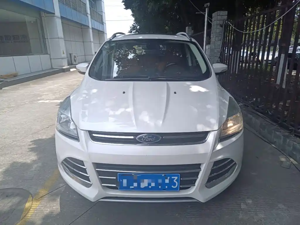 Ford Kuga 2015 — фото 3