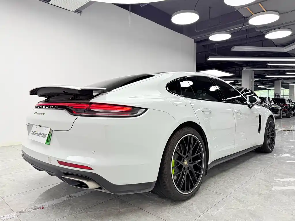 Porsche Panamera Hybrid 2021