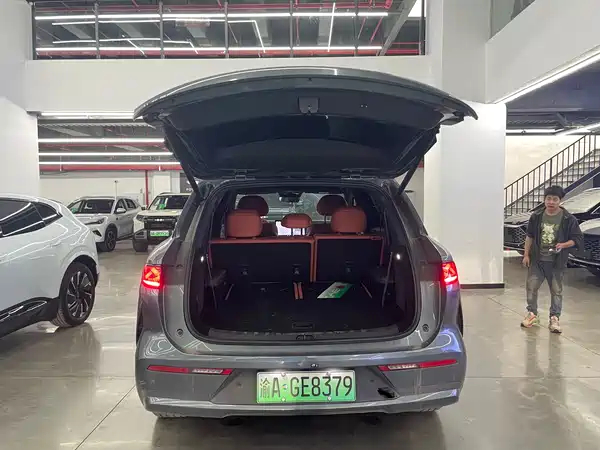 BYD Tang L 2025