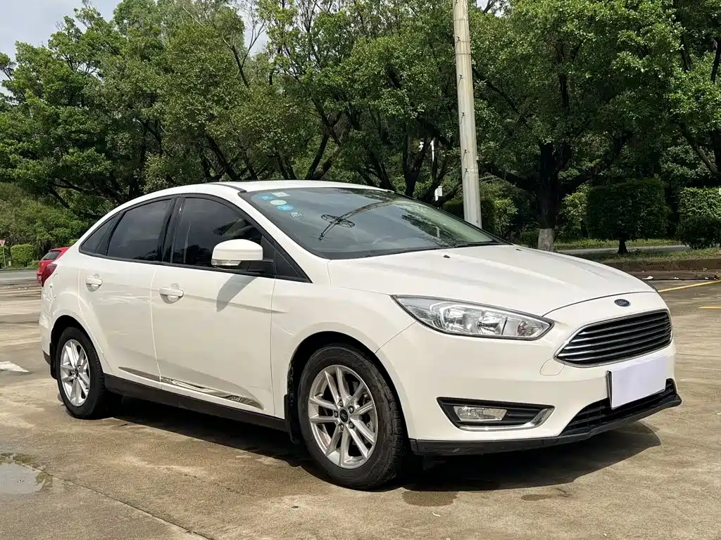 Ford Focus 2015 — фото 3