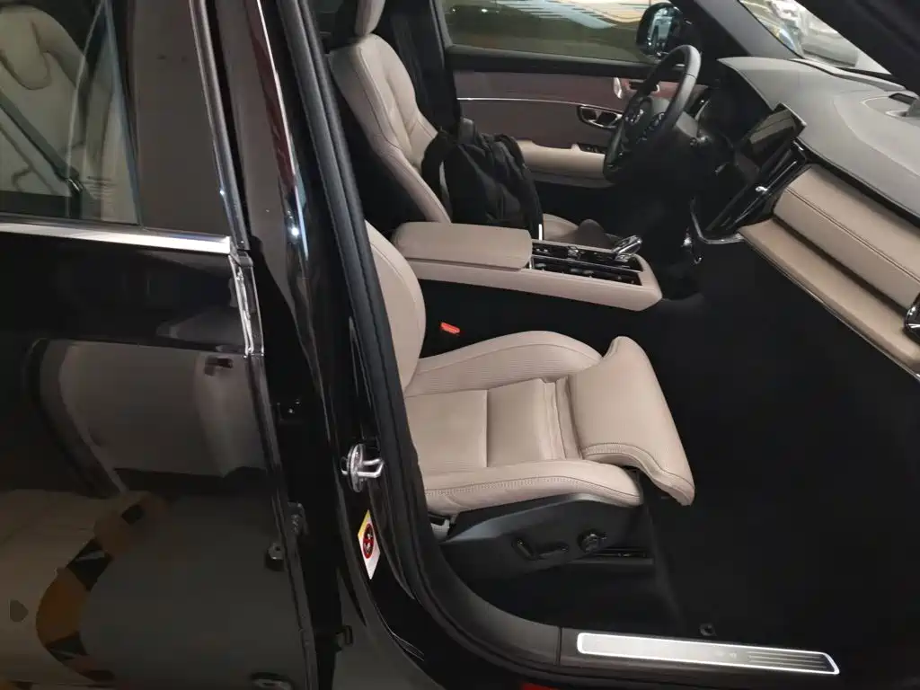 Volvo XC90 PHEV 2025 — фото 20