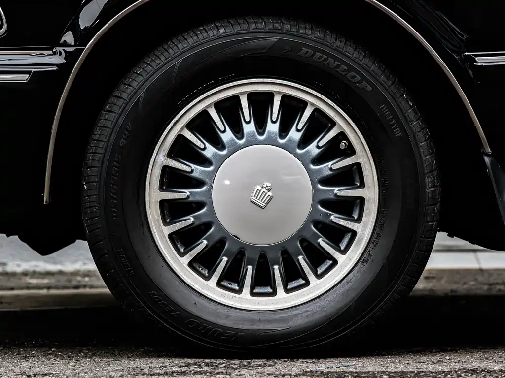 Toyota Crown 1993 — фото 10