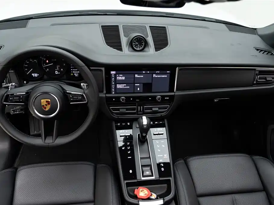 Porsche Macan 2023 — фото 10