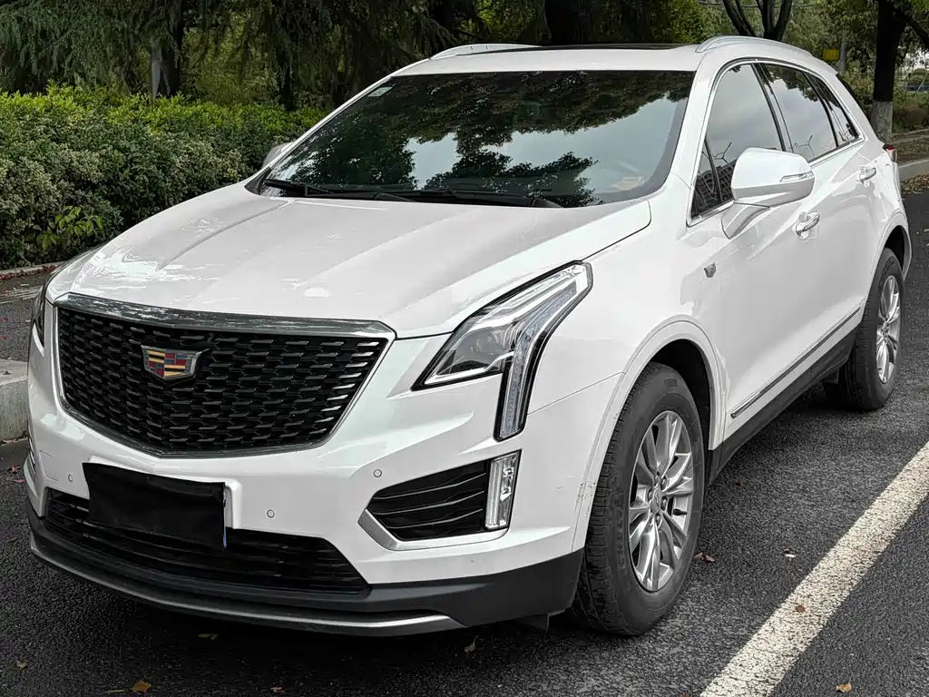 Cadillac XT5 2021 — фото 1