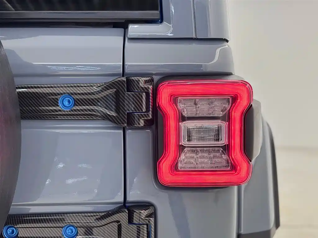 Jeep Wrangler 2023 — фото 10