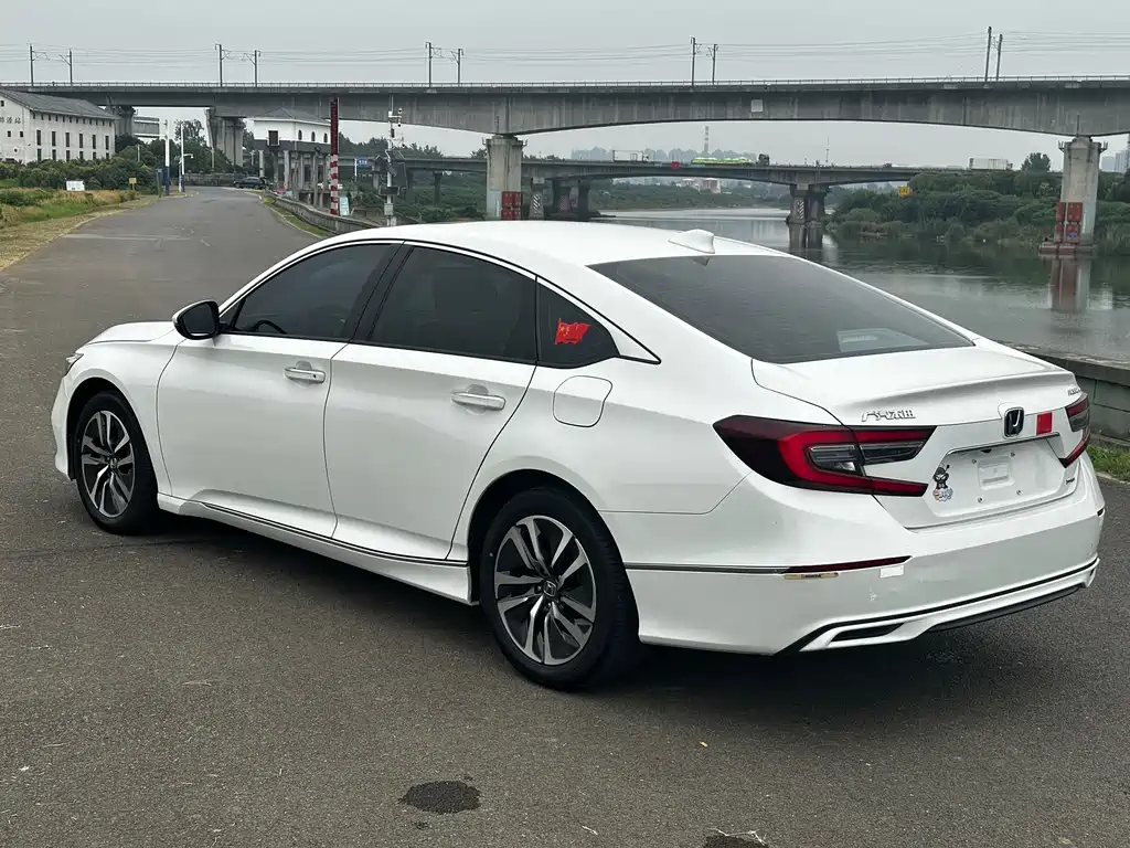 Honda Accord 2022 — фото 16