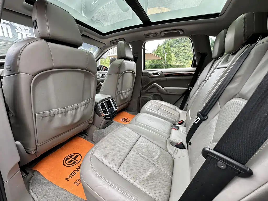 Porsche Cayenne 2011