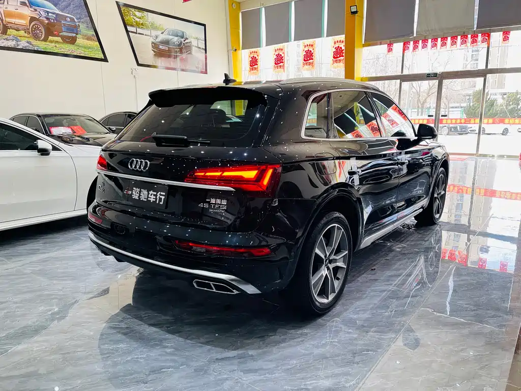 Audi Q5L 2022 — фото 7