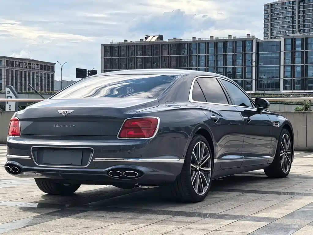Bentley Flying Spur 2023