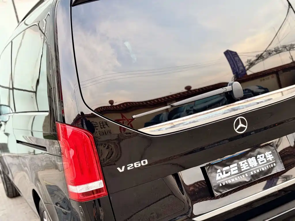 Mercedes-Benz V-Class 2020 — фото 9