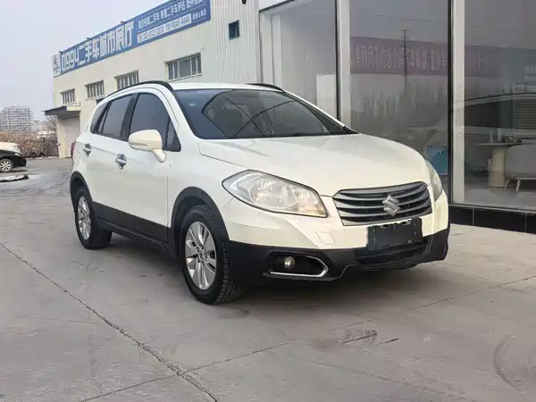 Suzuki S-Cross 2015