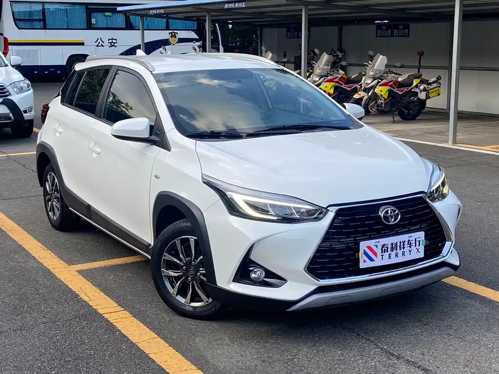 Toyota Yaris L 2022