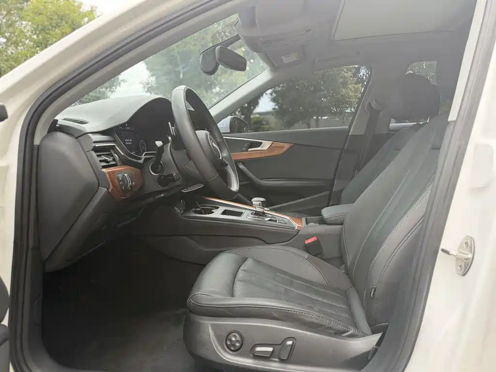 Audi A4L 2020