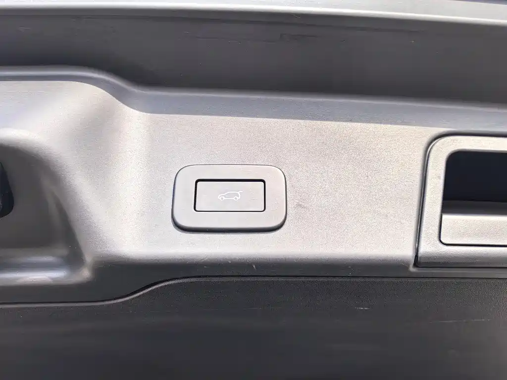 Land Rover Evoque 2024 — фото 19