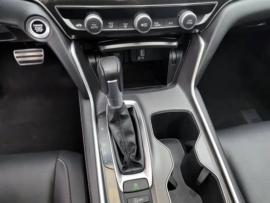 Honda Accord 2023 — фото 13