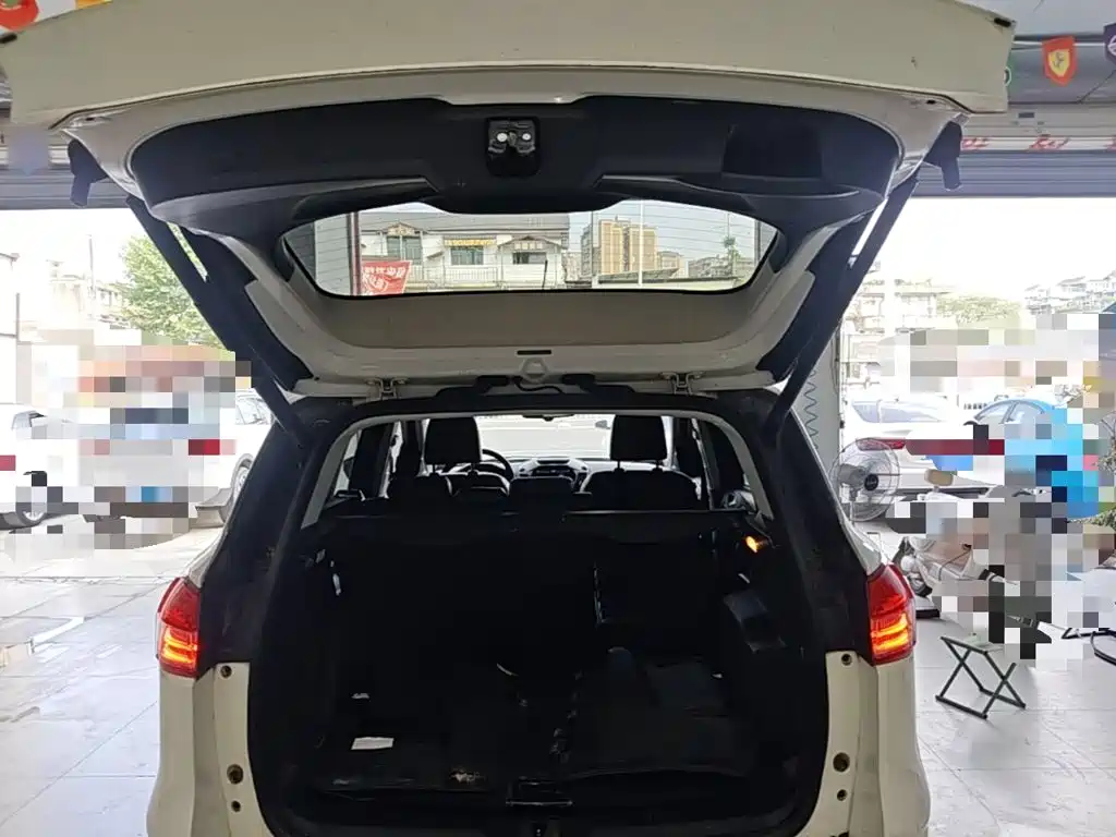 Ford Kuga 2015 — фото 19