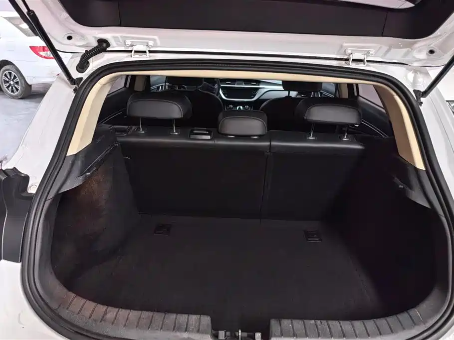 Geely Emgrand GS 2018 — фото 4