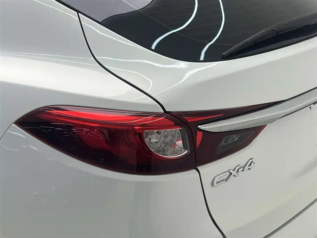 Mazda CX-4 2019 — фото 8