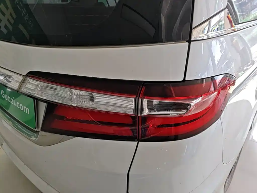 Honda Odyssey 2018 — фото 8