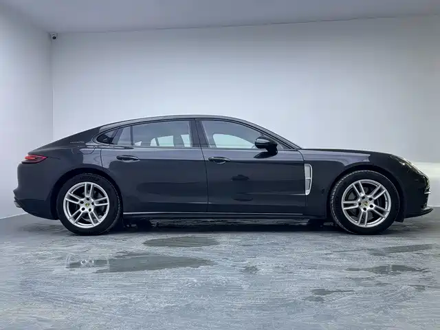 Porsche Panamera 2018 — фото 8