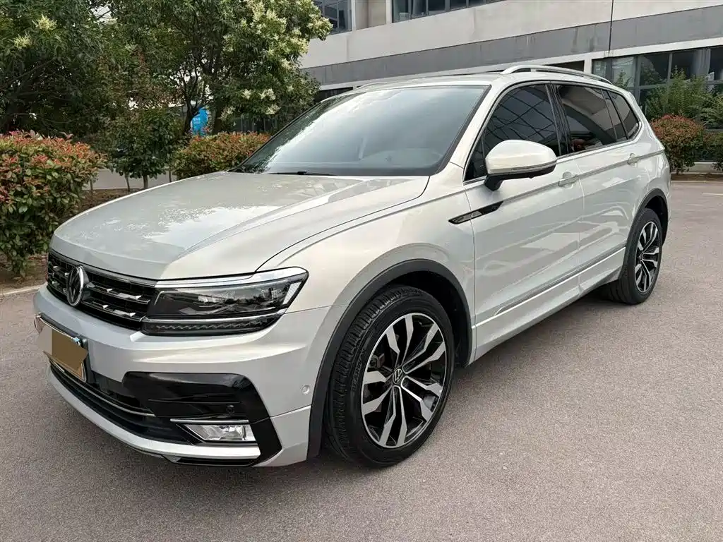 Volkswagen Tiguan L 2021 — фото 1