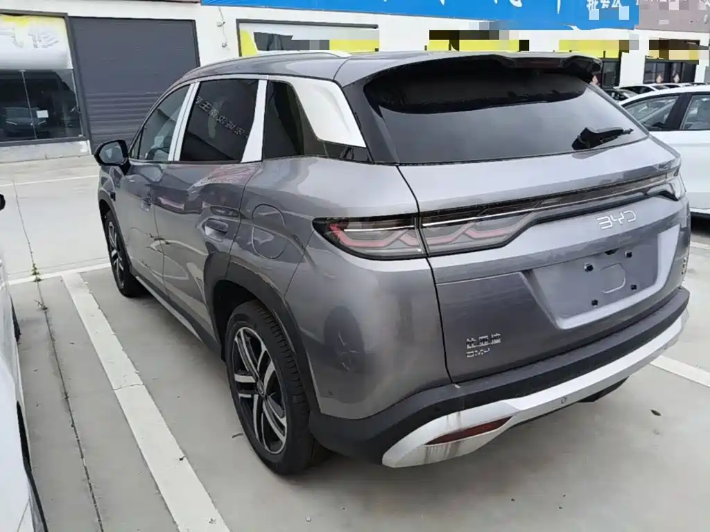 BYD L DM-i 2026 — фото 5