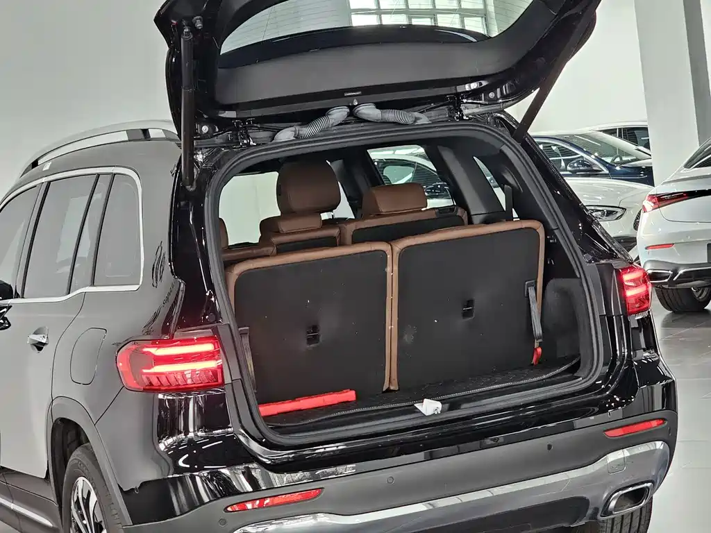 Mercedes-Benz GLB 2024 — фото 6