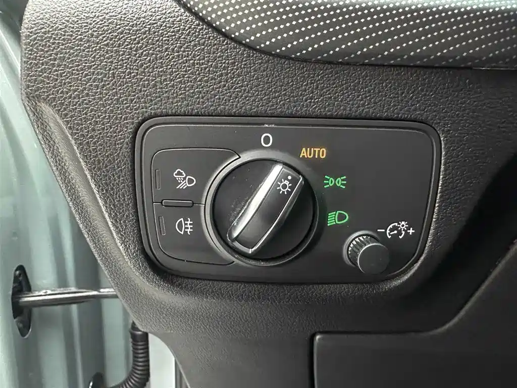 Audi Q2L 2021 — фото 18