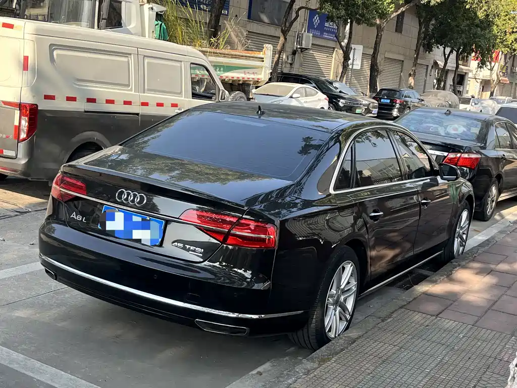 Audi A8 2017 — фото 2