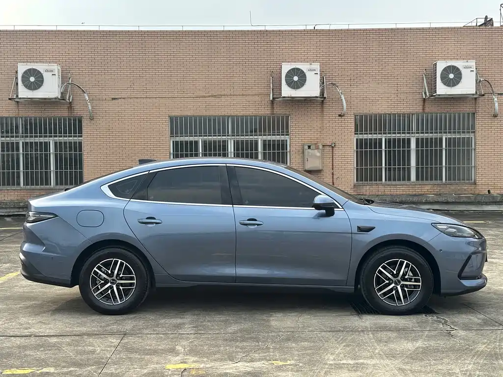 BYD Seal 05 DM-i 2025 — фото 4