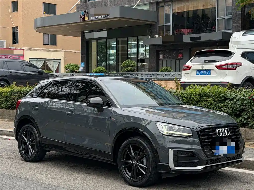 Audi Q2L 2020 — фото 3