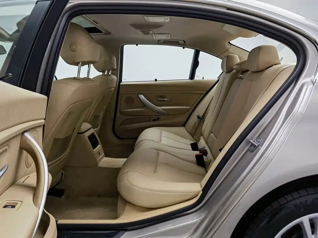 BMW 3 Series 2015 — фото 15