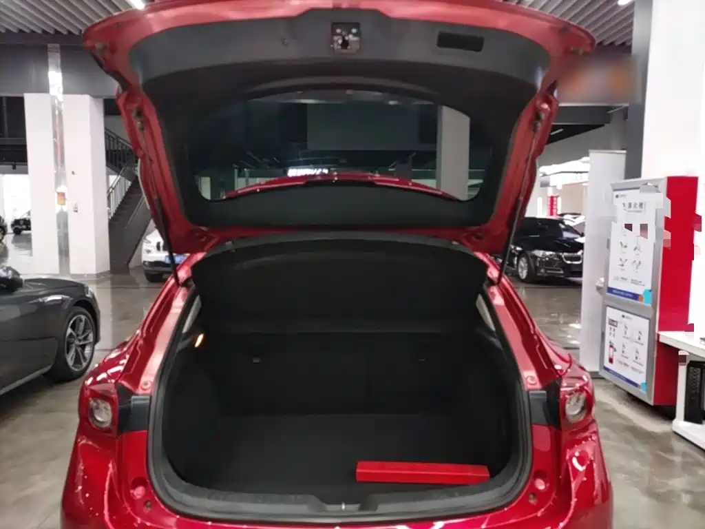 Mazda 3 Angkesela 2018 — фото 19