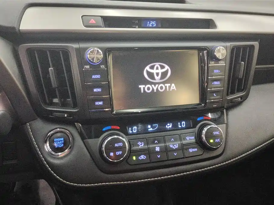 Toyota RAV4 2019 — фото 13