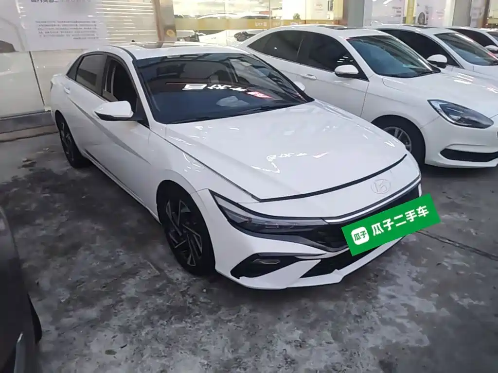 Hyundai Elantra 2023