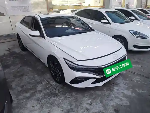 Hyundai Elantra 2023