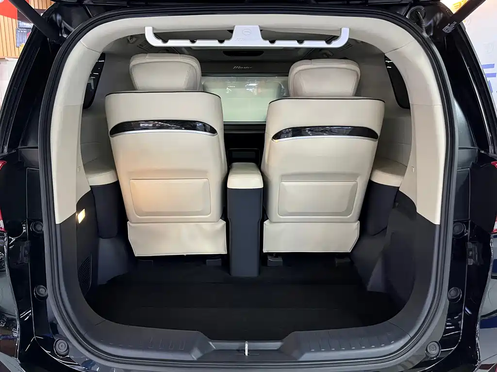 GAC Motor Trumpchi M8 2022 — фото 9