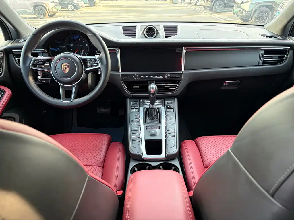 Porsche Macan 2020 — фото 10