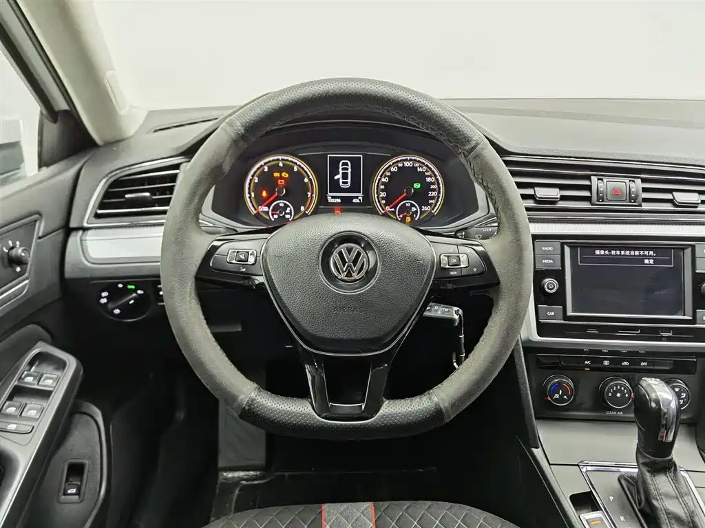 Volkswagen Lamando 2019 — фото 11
